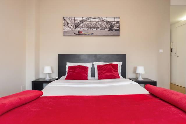 Low Cost Tourist Apartments - Casa Da Musica Porto Pokoj fotografie